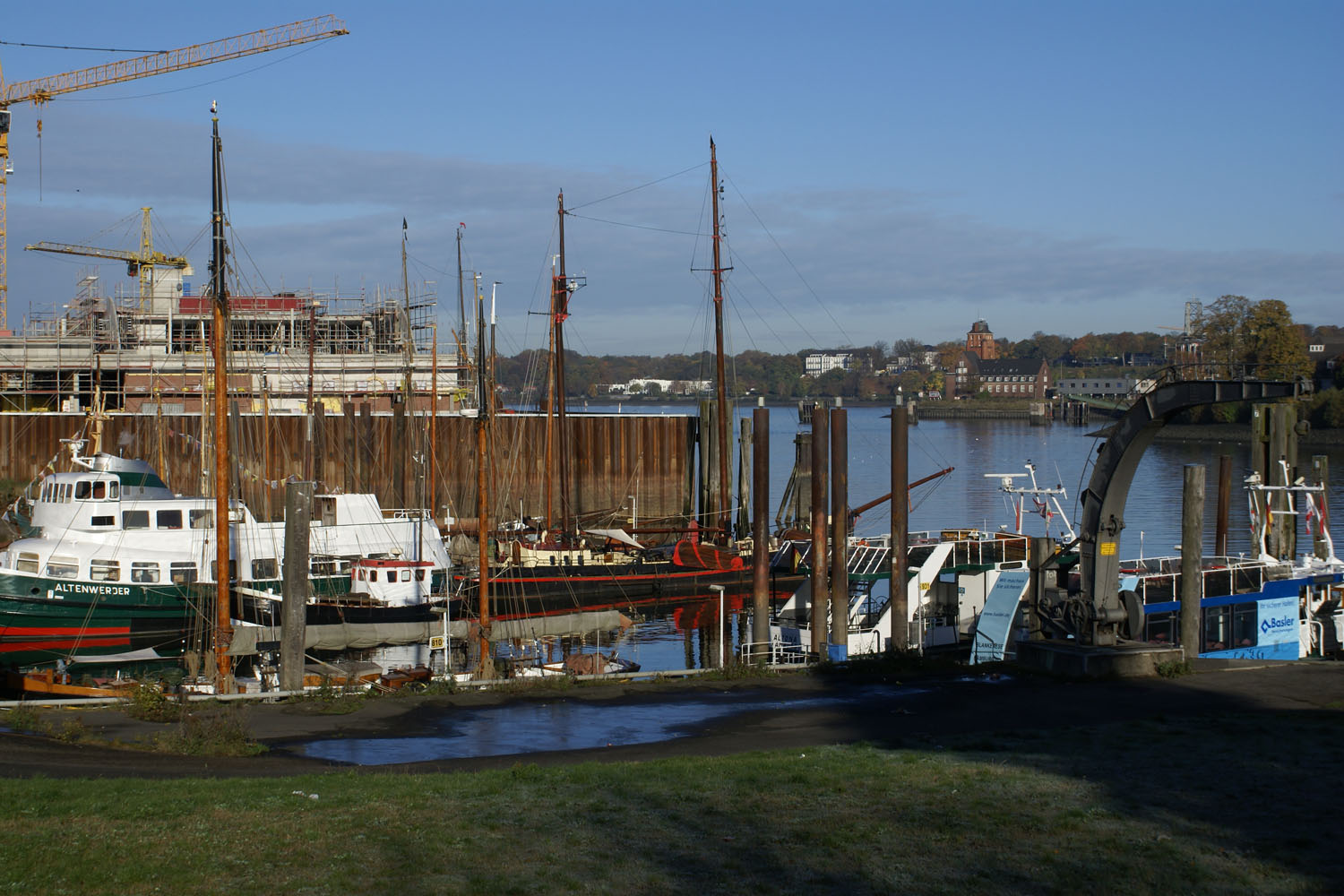 Finkenwerder Traditionsschiffe Hafen  - 6
